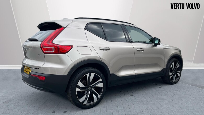 Volvo XC40 2.0 B4P Ultimate Dark 5dr Auto Petrol Estate